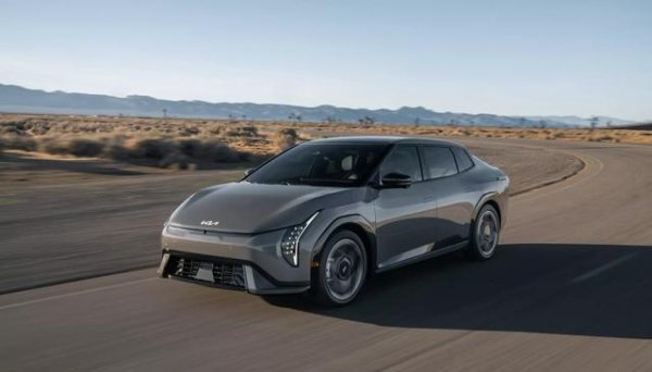 水果优配 欲与特斯拉Model 3竞争？起亚EV4美国上市计划推迟